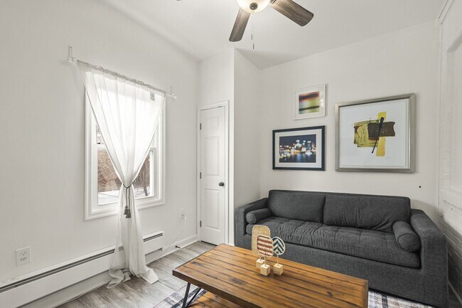 Building Photo - 1211 Simms Pl NE