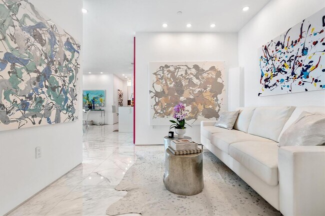 Building Photo - 17475 Collins Ave