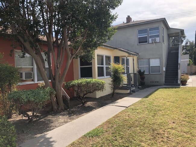 Building Photo - 4257 N Bellflower Blvd