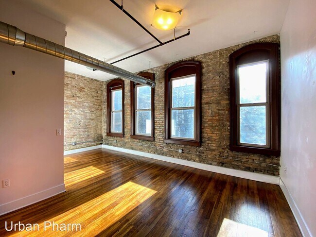Building Photo - 1 br, 2 bath House - 56 Monroe Center NW, ...