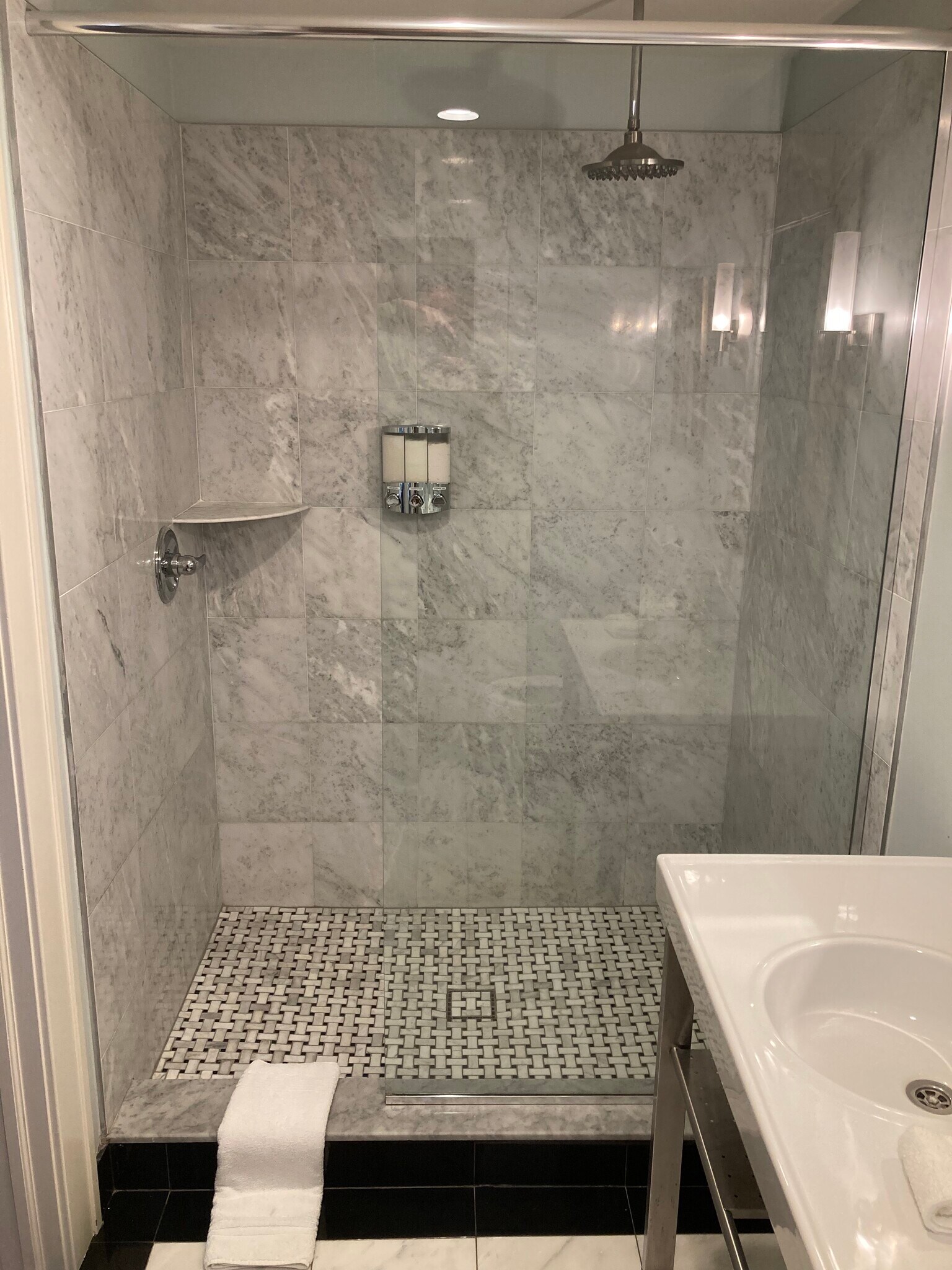 Building Photo - 84 W Front St