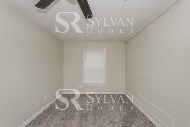 Building Photo - Experience the Lifestyle awaiting you!