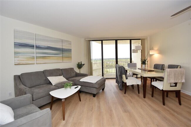 Building Photo - 3580 S Ocean Shore Blvd