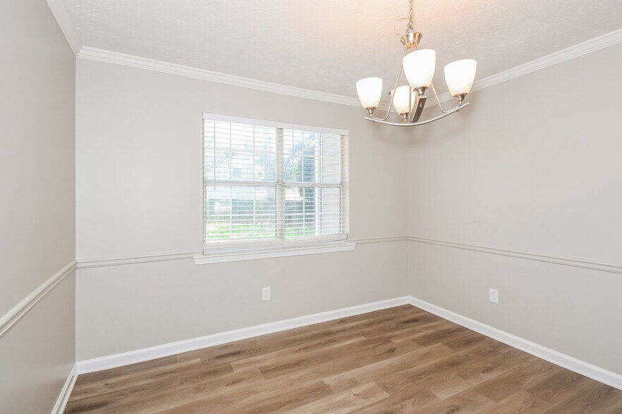 Building Photo - 2057 Wedgewood Dr
