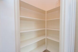 Building Photo - 25203 Oak Villa Dr