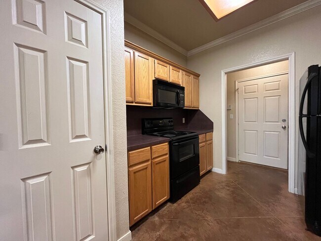 Building Photo - 3016 Palomino Trail