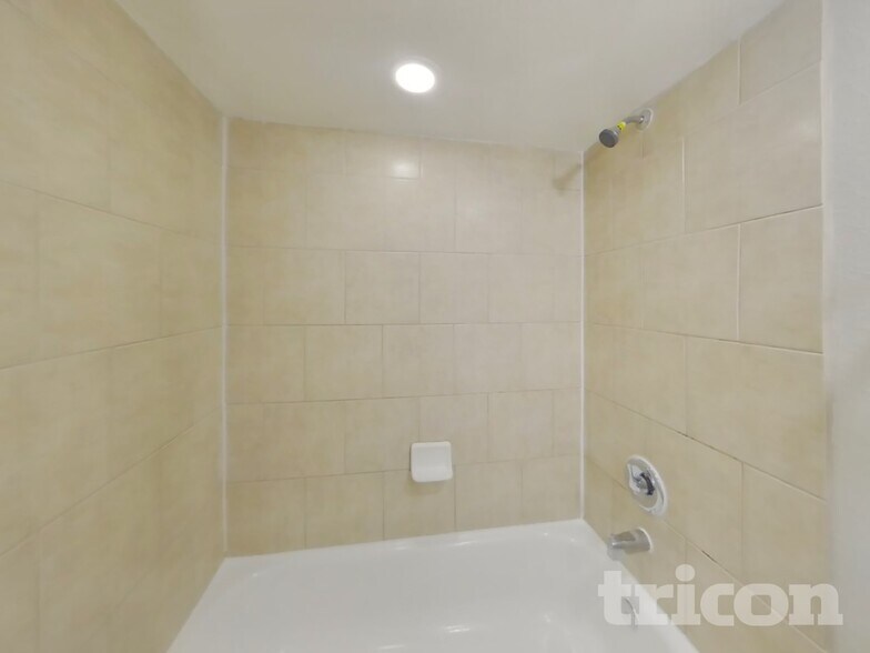 Building Photo - 22510 Braken Carter Ln