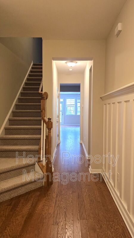 Building Photo - 2457 Baslow Dr