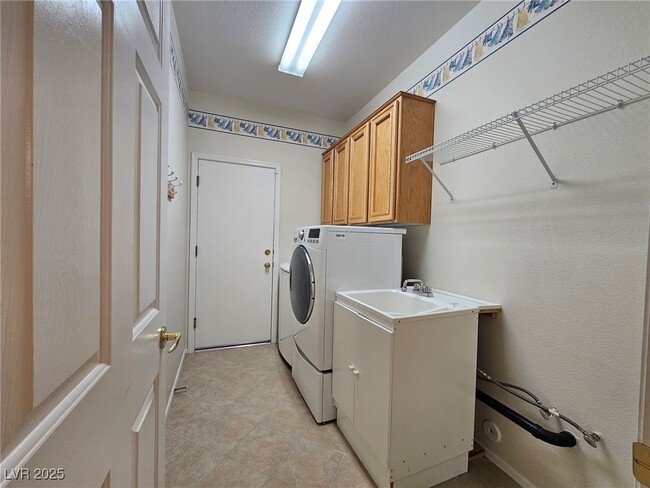 Building Photo - 2570 Hayesville Ave