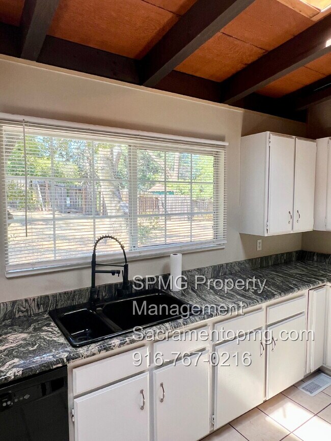Building Photo - Rocklin Rental Gem – 3 Bed, 2 Bath, Large ...
