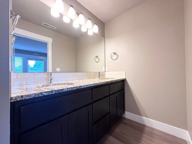 Building Photo - LUXURY TOWNHOUSE; 2 CAR GARAGE, BONUS ROOM...
