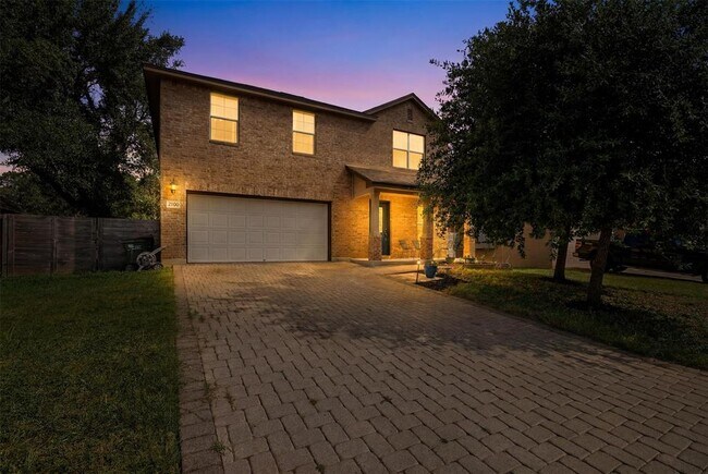 Building Photo - 2106 Stonehaven