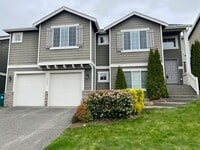 Building Photo - Beautifully Renovated 4 bedroom Home with attached 4 car garage!