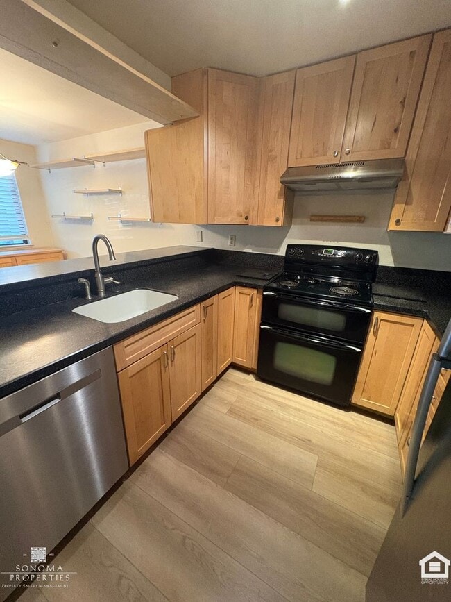 Building Photo - 429 Bernice Ln