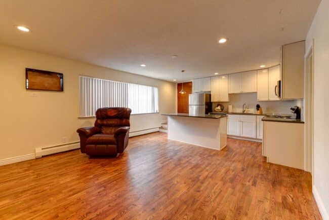 Building Photo - 1811 Walnut St