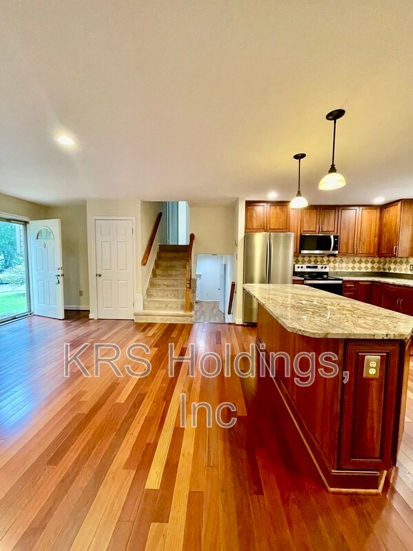 Building Photo - 11969 Dolly Madison Cir