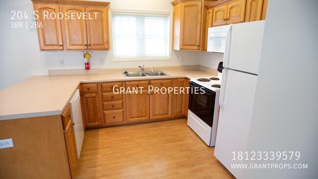 Building Photo - 204 S Roosevelt St