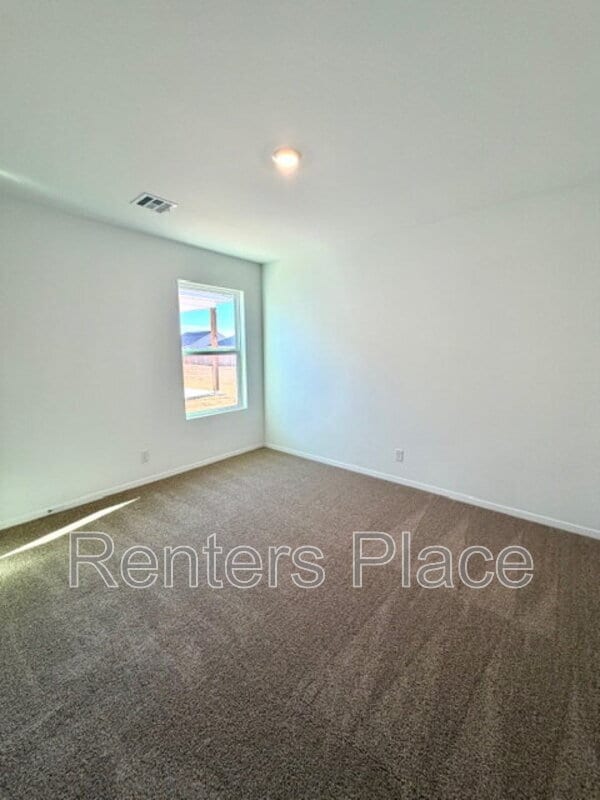 Building Photo - 1107 W Lawton Rd