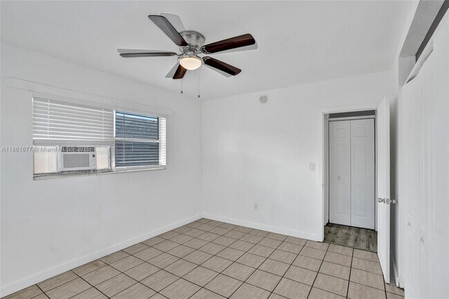 Building Photo - 7520 NE Miami Ct