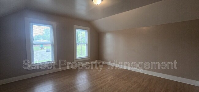 Building Photo - 449 Ruth St