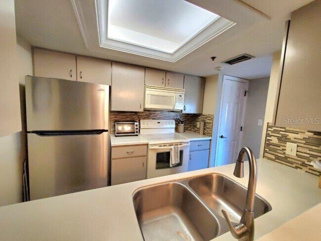 Building Photo - 23465 Harbor View Rd