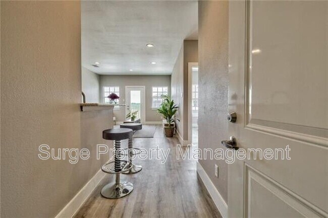 Building Photo - 13609 Pinnacle Cir W