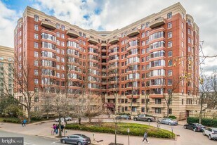 Building Photo - 2400 Clarendon Blvd
