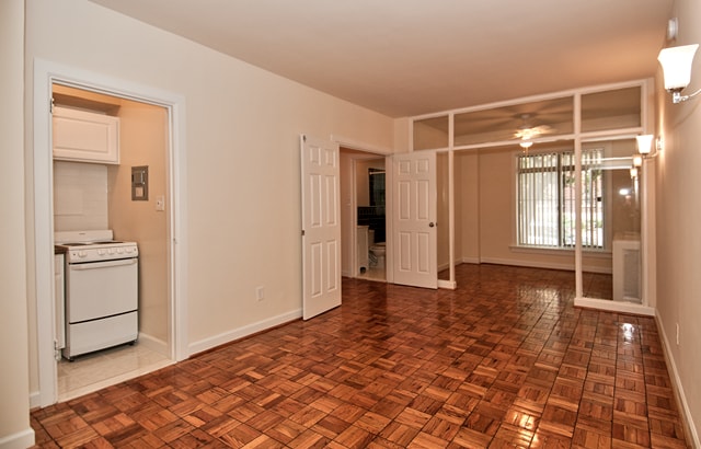 Building Photo - Empire Apartments
