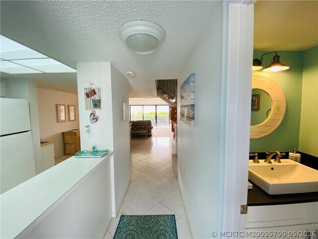 Building Photo - 11000 S Ocean Dr