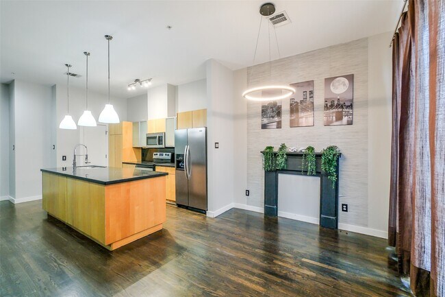 Building Photo - 5710 Winsome Ln