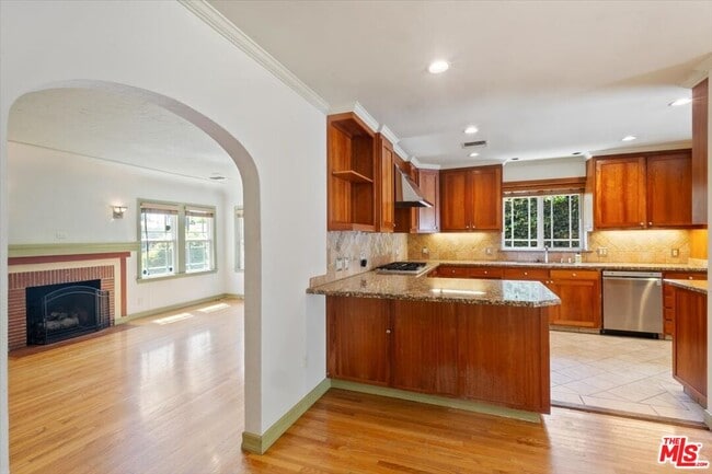 Building Photo - 4385 Camellia Ave