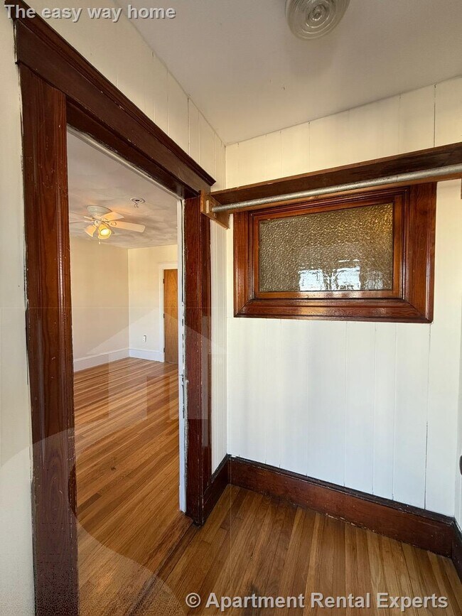 Building Photo - 56 Derby St