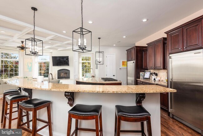 Building Photo - 2620 Love Point Rd