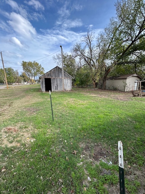 Building Photo - 503 S Louisa Ave