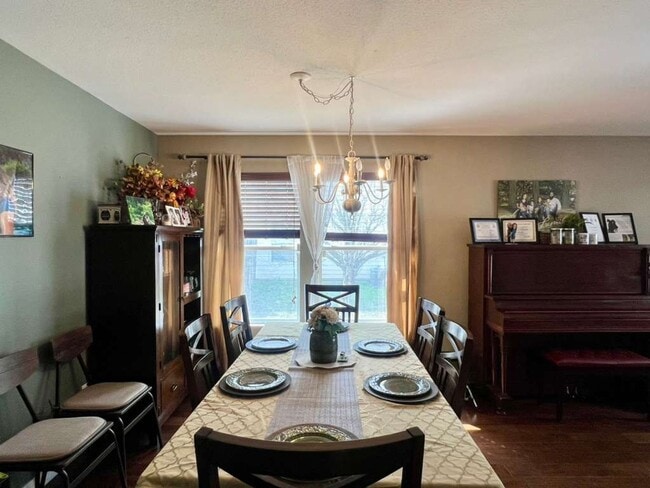 Building Photo - 4 Bed, 3 Bath & Unbeatable Location — Your Selma Dream Home Near The Forum Awaits!