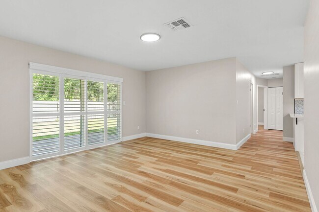Building Photo - Renovated Winter Park Pines Home for Lease