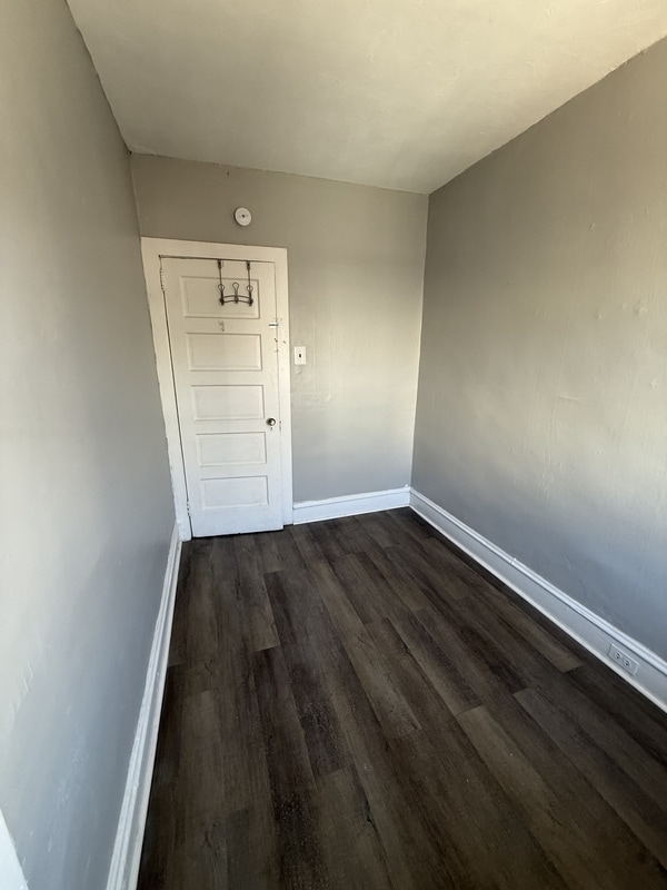 Building Photo - 5623 Ridgewood St