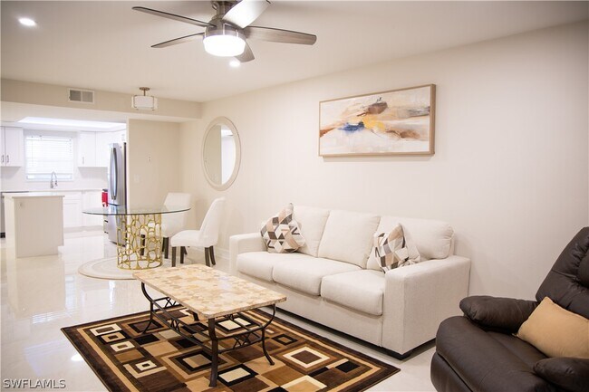 Building Photo - 28280 Pine Haven Way