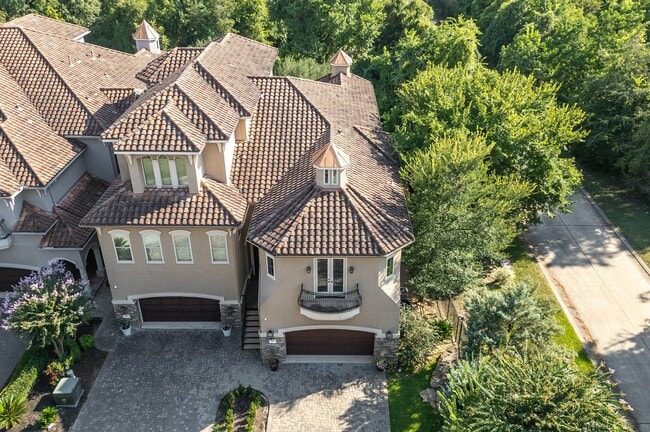 Primary Photo - 102 La Vie Dr