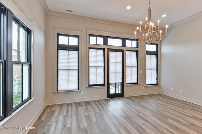 Building Photo - 10504 Meeting St