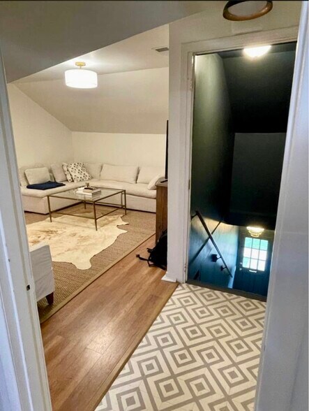 Building Photo - 57 N Reed Ave