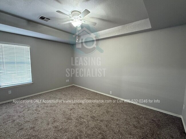 Building Photo - West Norman 3 Bed 2 Bath Garden home!