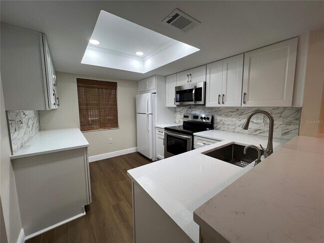 Building Photo - 138 Cypress Ct