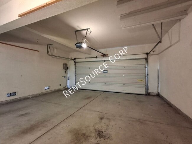 Building Photo - 24310 Las Palmas St