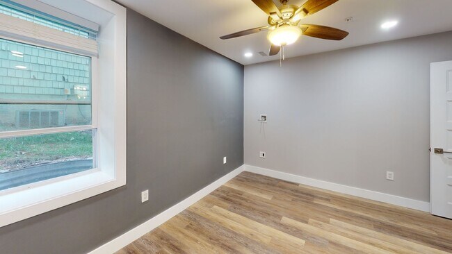 Building Photo - 1319 Forest Ave