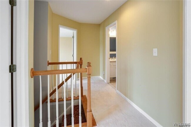 Building Photo - 5558 Martha's Vineyard