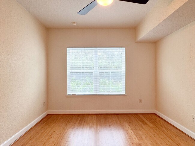 Building Photo - The Grande Downtown - One bedroom one bath...