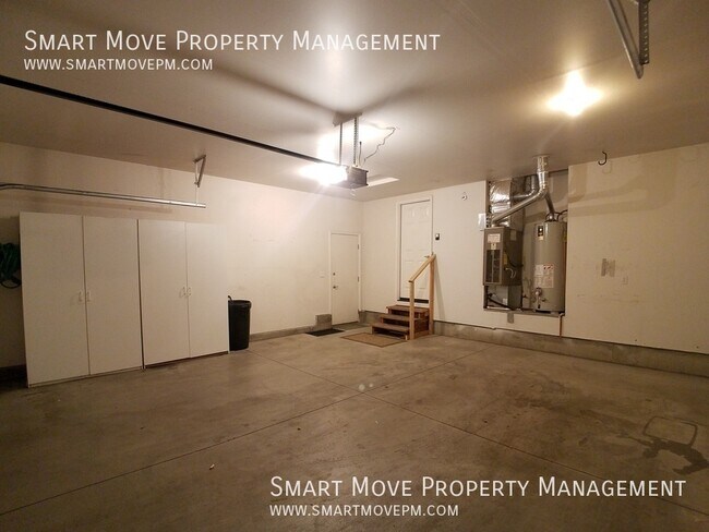 Building Photo - 377 W Hale St