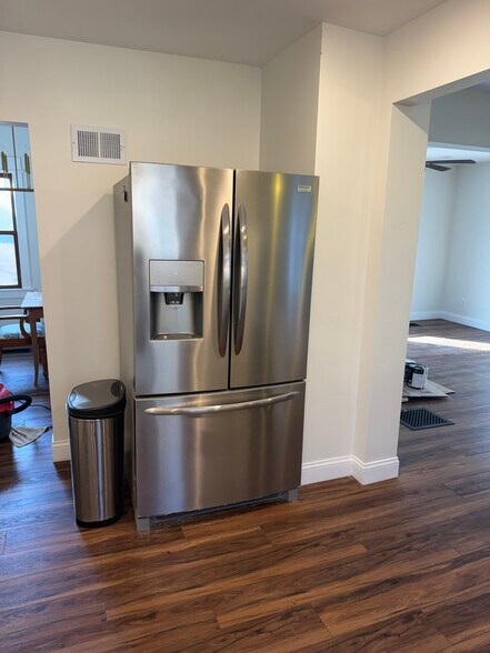 Building Photo - 3111 Arthur St NE