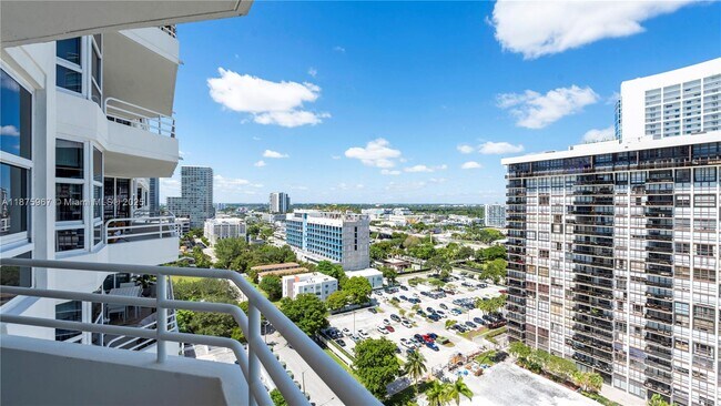 Building Photo - 555 NE 34th St